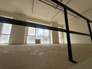  Showroom For Rent in Kanjurmarg West