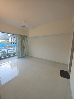 Room in 2.5 BHK Apartment at Seawoods – for Rent
