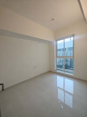 Room in 2.5 BHK Apartment at Seawoods – for Rent