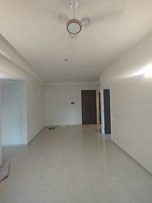 Room in 2.5 BHK Apartment at Seawoods – for Rent