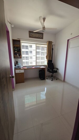 Room in 2 BHK Apartment at Kamalraj Datta Vihar, Moshi – for Rent