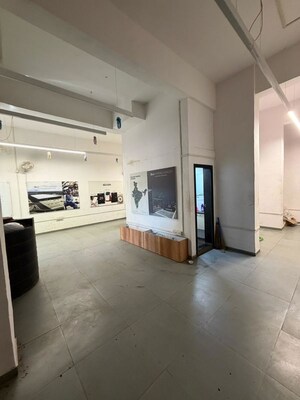 Room in  Shop at Bhavya Supreme Annexe, Parel – for Rent