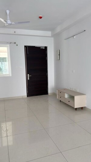 Room in 3 BHK Apartment at Aparna Zenon, Puppalaguda – for Rent