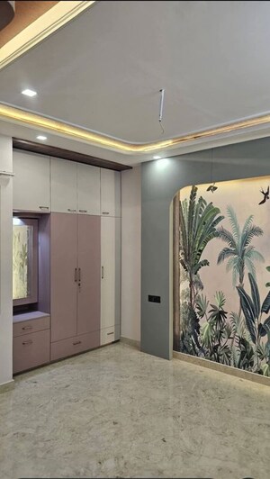 Room in 2.5 BHK Villa at Maulviganj – for Sale
