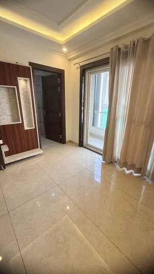 Room in 5 BHK Independent House at New Palam Vihar Phase 1 – for Sale