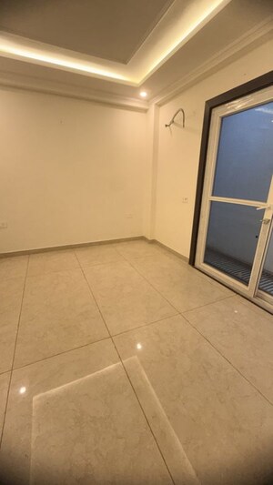Room in 5 BHK Independent House at New Palam Vihar Phase 1 – for Sale
