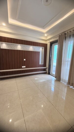 Building Lobby in 5 BHK Independent House at New Palam Vihar Phase 1 – for Sale