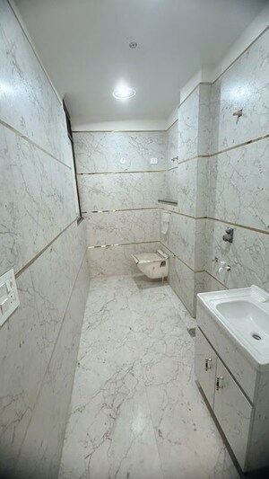 Bathroom in 5 BHK Independent House at New Palam Vihar Phase 1 – for Sale
