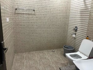 Bathroom in 2 BHK Builder Floor at Sector 40 – for Rent