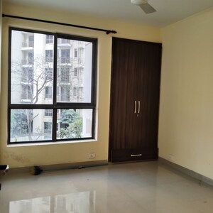 Room in 2 BHK Apartment at Unitech The Residences Gurgaon, Sector 33 – for Rent