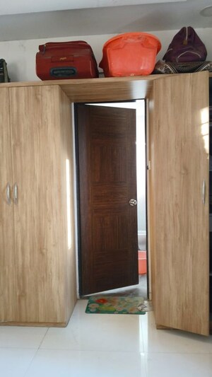 Furnished Amenities in 3 BHK Apartment at Mante Luxor, Baner – for Rent