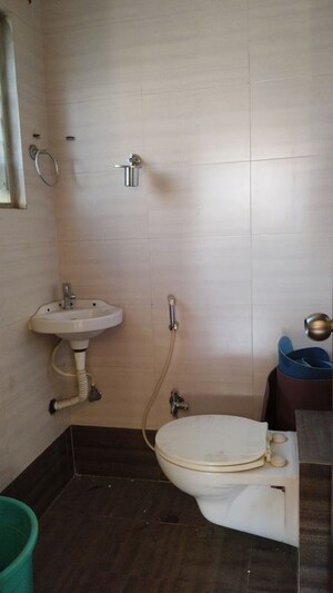 Bathroom in 3 BHK Apartment at Mante Luxor, Baner – for Rent