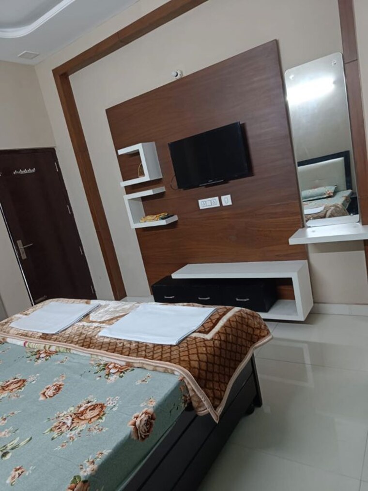 Living Room, motiaz-royal-citi 3 Bedroom 1710 Sq.Ft. Apartment In Ambala Highway Zirakpur 10398072