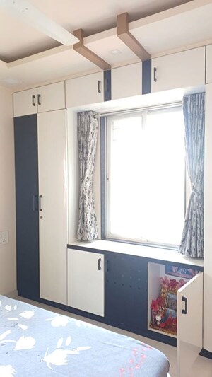 Room in 2 BHK Apartment at Kamgar Putala Vasahat – for Sale