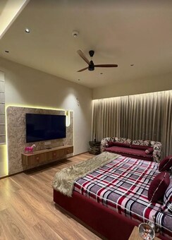 3.5 BHK + Servant Room Apartment For Sale in Conscient Hines Elevate