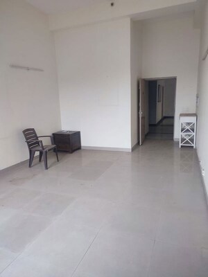 Room in 3.5 BHK Apartment at Pioneer Park Phase 1, Sector 61 – for Rent