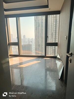 Room in 4 BHK Apartment at Lodha Trump Tower, Worli – for Sale