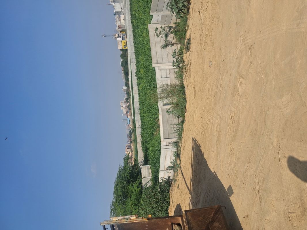 Plot For Sale in Sector 102