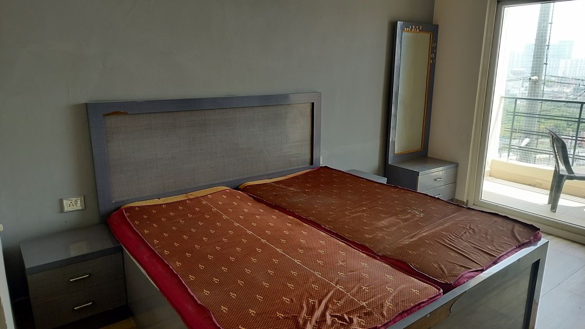 1 Rk  435 Sq.Ft. Apartment in Paramount Golf Forest Studio Apartments - OAK Towe