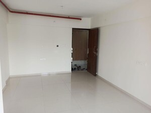 Room in 2 BHK Apartment at Vikhroli East – for Rent