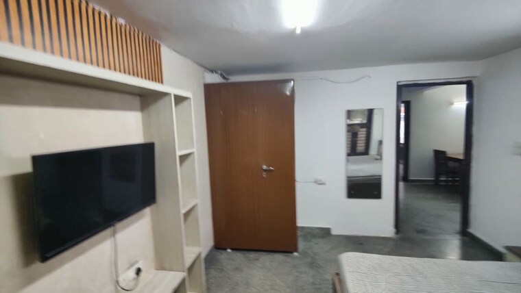 Room, sector 33 3 Bedroom 2200 Sq.Ft. Builder Floor In Sector 33 Gurgaon 10398250