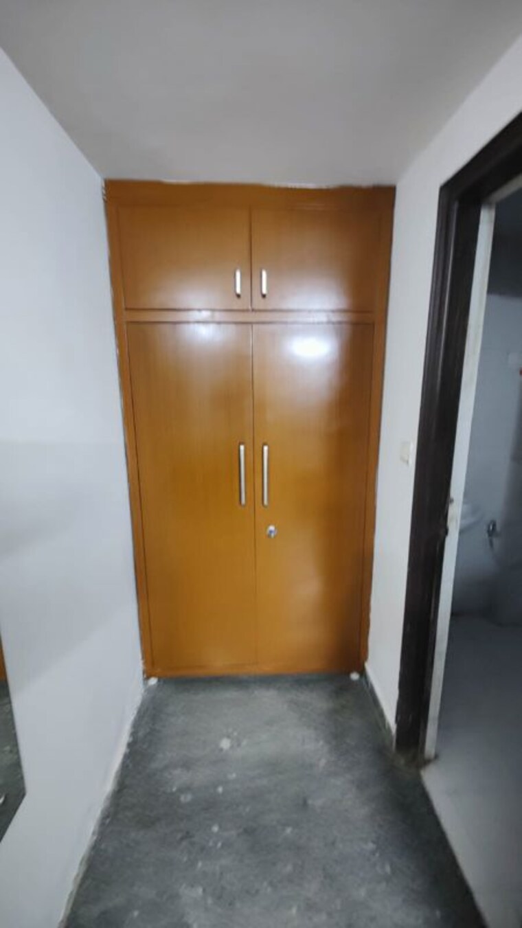 Room, sector 33 3 Bedroom 2200 Sq.Ft. Builder Floor In Sector 33 Gurgaon 10398250