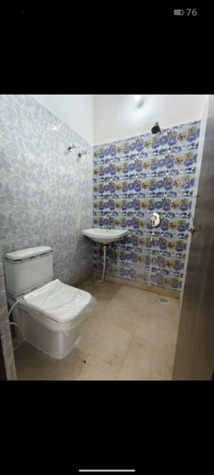 Bathroom in 2 BHK Apartment at Kanha Greens, Modipuram – for Sale