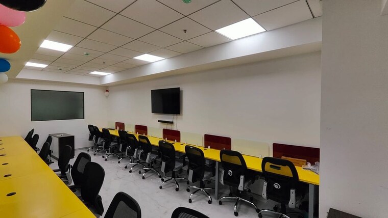 Team Area, marathon-nextgen-innova Commercial Office Space 1700 Sq.Ft. In Lower Parel Mumbai 10398322