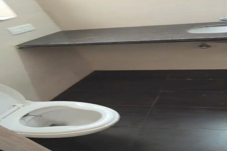 Bathroom, ansal-crown-heights 3 Bedroom 1503 Sq.Ft. Apartment In Sector 80 Faridabad 10398276