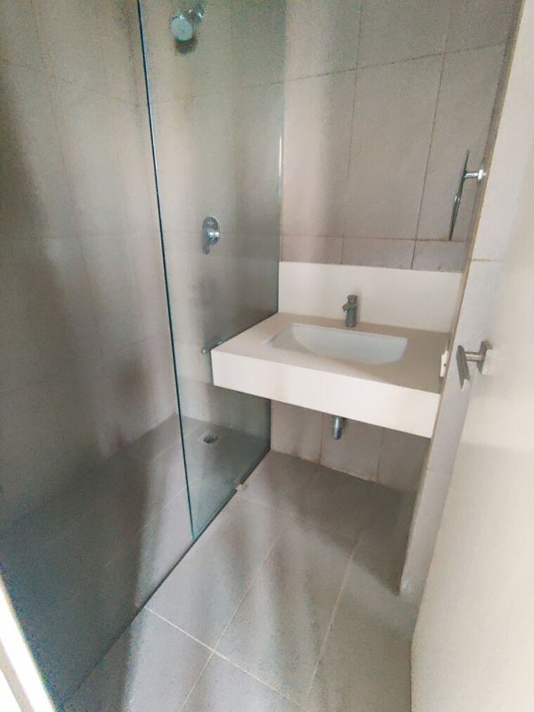 Bathroom, ireo-skyon 3 Bedroom 2045 Sq.Ft. Apartment In Sector 60 Gurgaon 10398346