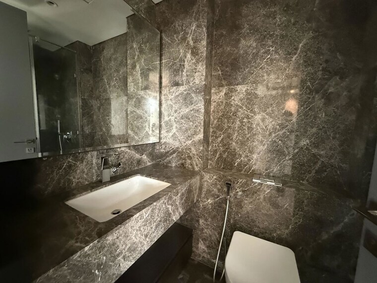 Bathroom, lodha-trump-tower 4 Bedroom 1789 Sq.Ft. Apartment In Worli Mumbai 10398342