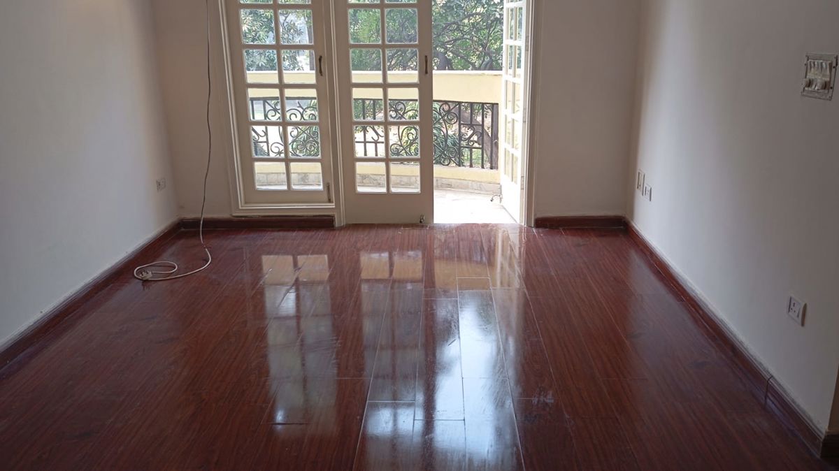 1 Rk  + Pooja Room,Servant Room,Study Room,Extra Room 300 Sq.Yd. Apartment in DLF Atria