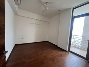 Room in 4 BHK Apartment at M3M Golf Estate, Sector 65 – for Rent