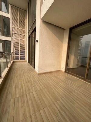 Room in 4 BHK Apartment at M3M Golf Estate, Sector 65 – for Rent