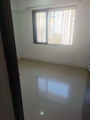 Room in 1 BHK Apartment at Highland Pearl, Thane West – for Rent