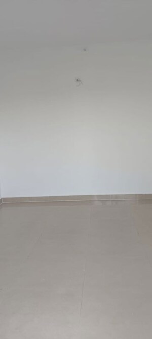 Room in 2 BHK Apartment at Proview Officer City, Raj Nagar Extension – for Rent