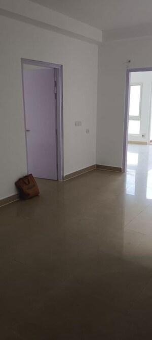 Room in 2 BHK Apartment at Proview Officer City, Raj Nagar Extension – for Rent