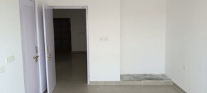 Room in 2 BHK Apartment at Proview Officer City, Raj Nagar Extension – for Rent
