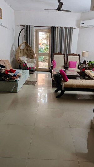 Living Room in 4 BHK Apartment at Amrapali Hanging Gardens, Sector 107 – for Rent