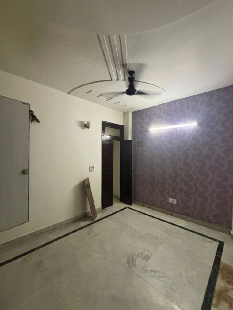 Room, basai dara pur 2 Bedroom 88 Sq.Yd. Builder Floor In Basai Dara Pur Delhi 10398438