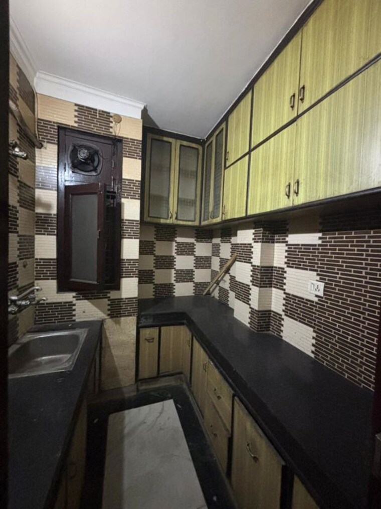 Kitchen, basai dara pur 2 Bedroom 88 Sq.Yd. Builder Floor In Basai Dara Pur Delhi 10398438