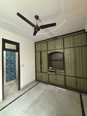 Room in 2 BHK Builder Floor at Basai Dara Pur – for Sale