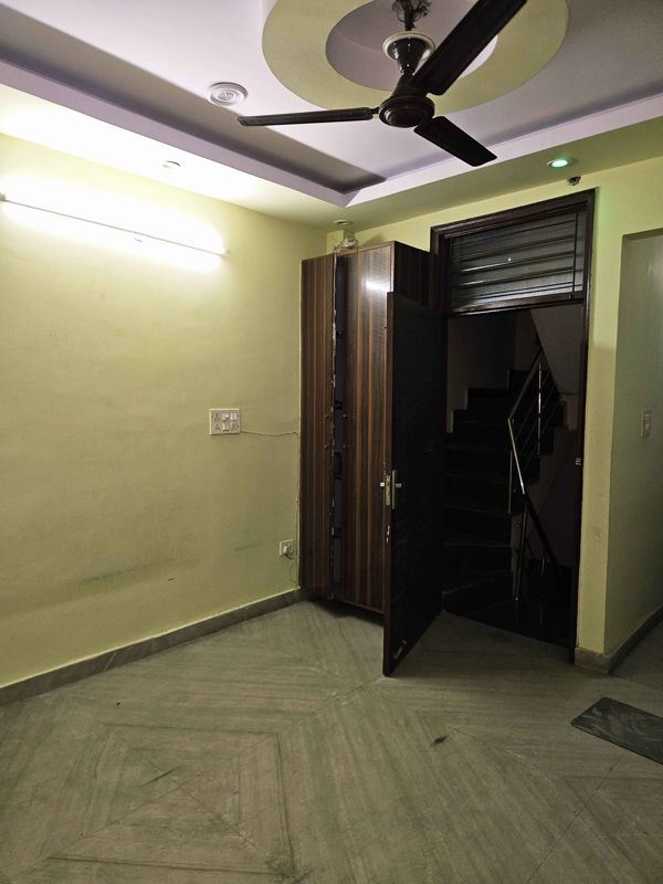 1 BHK Independent House For Rent in Janakpuri