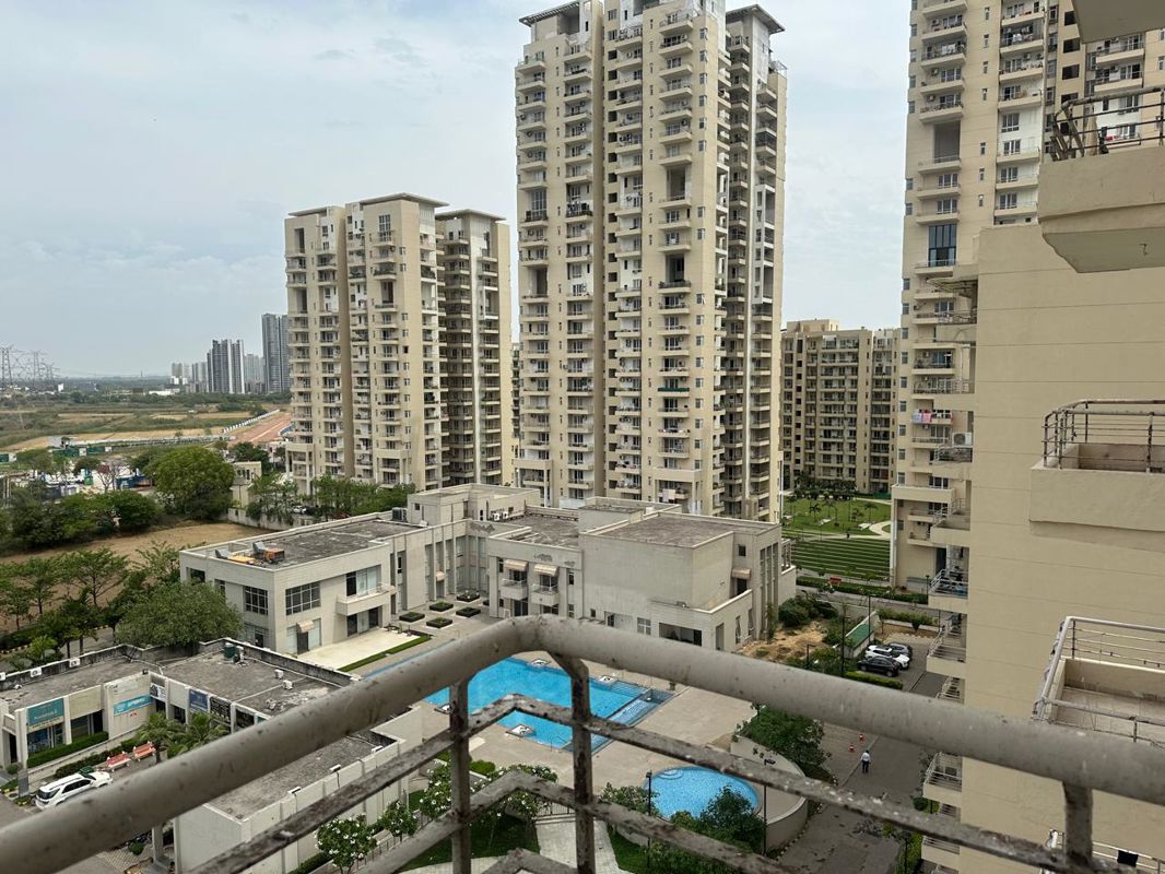 3 BHK + Store Room 1900 Sq.Ft. Apartment in Indiabulls Centrum Park