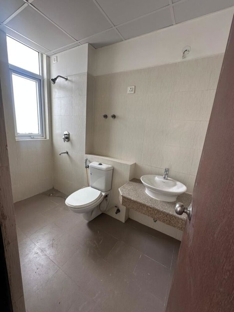 Bathroom, indiabulls-centrum-park 3 Bedroom 1900 Sq.Ft. Apartment In Sector 103 Gurgaon 10398458