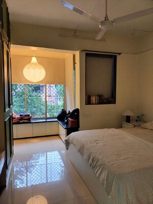 Bedroom in 1 BHK Apartment at Bandra West – for Rent