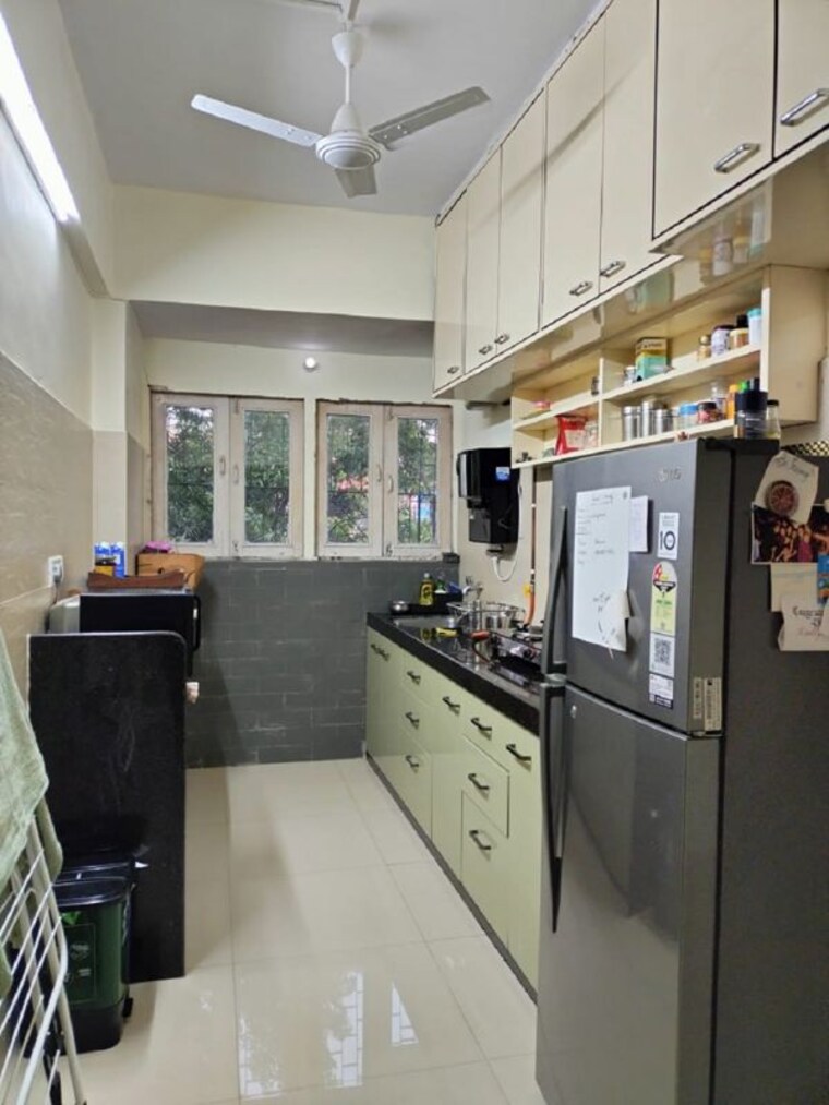 Kitchen, bandra west 1 Bedroom 500 Sq.Ft. Apartment In Bandra West Mumbai 10398468