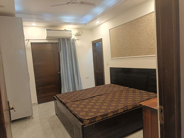 Bedroom, sector 52 3 Bedroom 2130 Sq.Ft. Builder Floor In Sector 52 Gurgaon 10398479