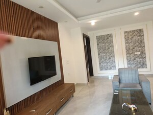 Building Lobby in 3 BHK Builder Floor at Sector 52 – for Rent