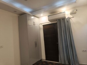 Building Lobby in 3 BHK Builder Floor at Sector 52 – for Rent